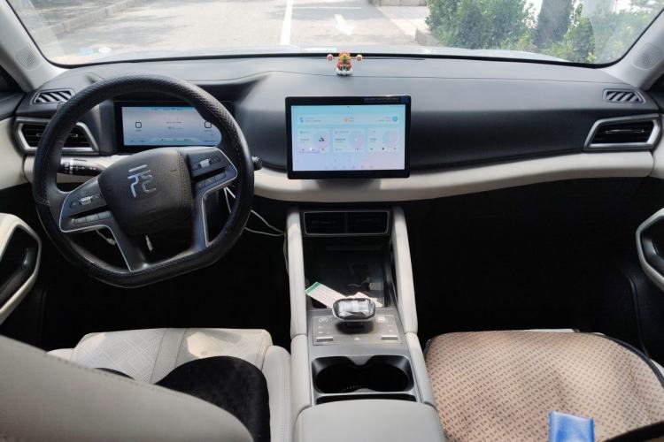 Used BYD Yuan UP 2024 401 km Active Version Center Console