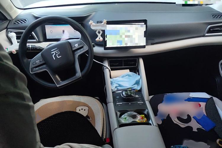 Used BYD Yuan UP 2024 301KM Leading Edition Center Console