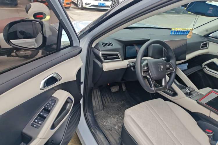 Used BYD Yuan UP 2024 401KM Leading Edition Driver Seat