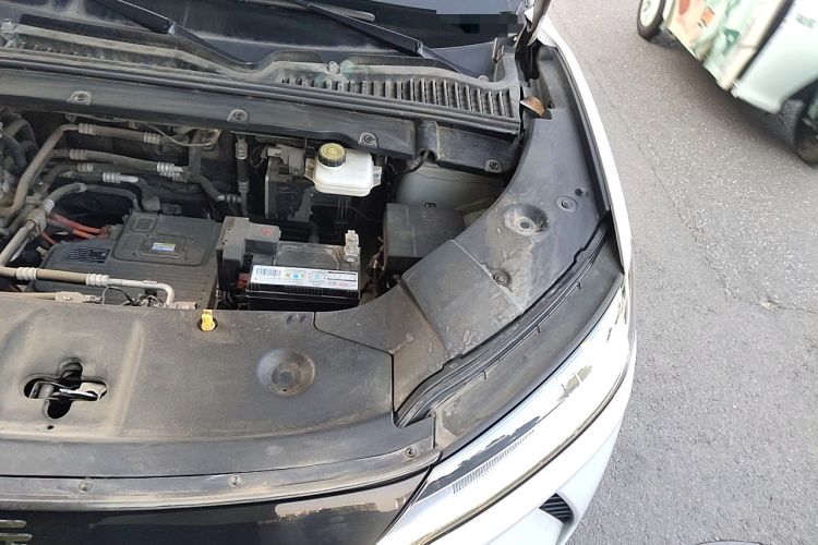 Used BYD Yuan UP 2024 301KM Leading Edition Engine Bay Left