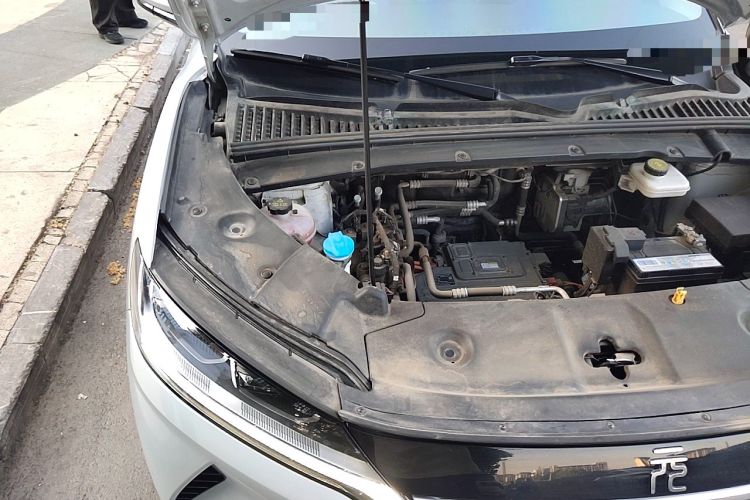 Used BYD Yuan UP 2024 301KM Leading Edition Engine Bay Right