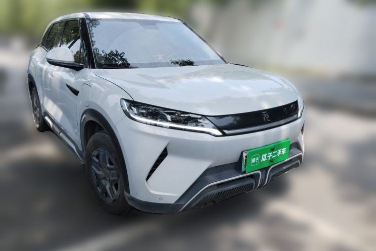 Used BYD Yuan UP 2024 401 km Active Version Front Right 45 Deg