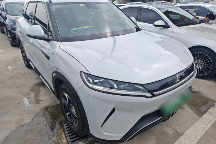 Used BYD Yuan UP 2024 401KM Leading Edition Front Right 45 Deg
