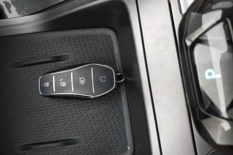 Used BYD Yuan UP 2024 401 km Active Version Interior 1