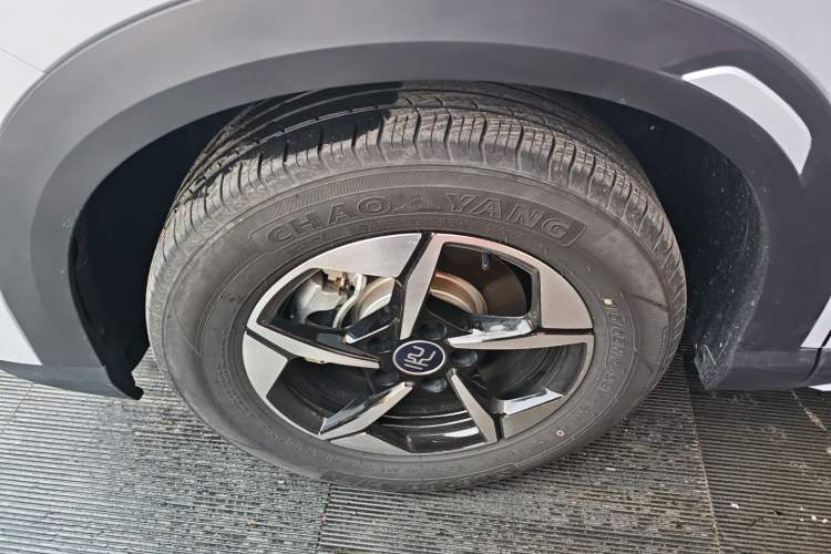 Used BYD Yuan UP 2024 401KM Leading Edition Left Front Wheel Hub