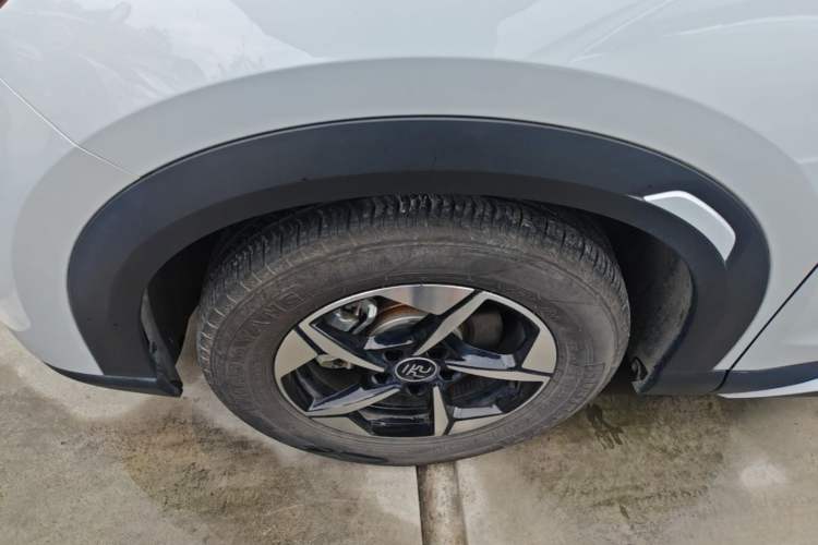 Used BYD Yuan UP 2024 401KM Leading Edition Left Front Wheel Hub