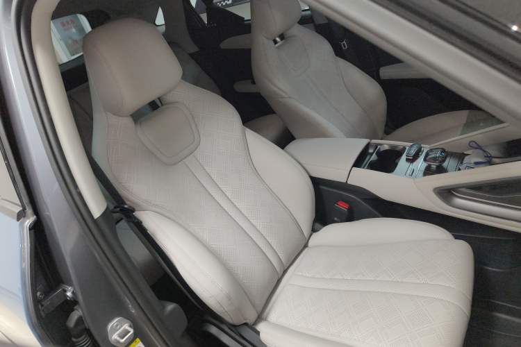 Used BYD Yuan UP 2024 401 km Active Version Right Front Seat