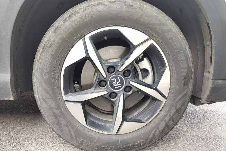 Used BYD Yuan UP 2024 301KM Leading Edition Right Front Wheel Hub