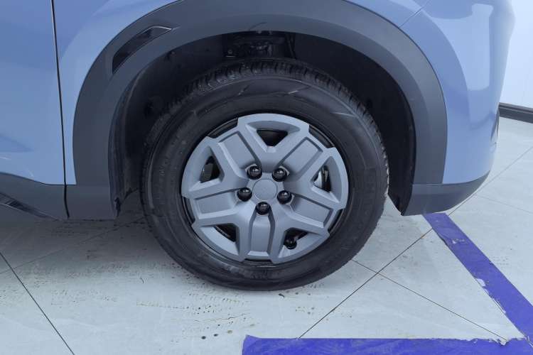 Used BYD Yuan UP 2024 401 km Active Version Right Front Wheel Hub