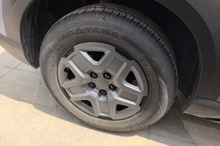 Used BYD Yuan UP 2024 401 km Active Version Right Rear Wheel Hub