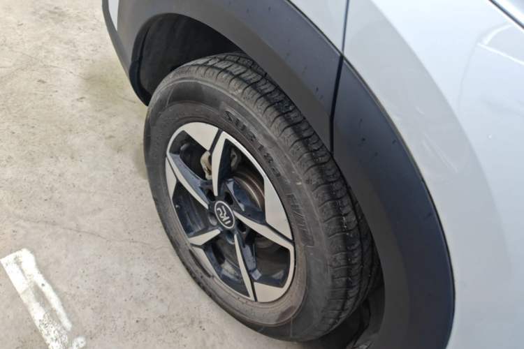 Used BYD Yuan UP 2024 401KM Leading Edition Right Rear Wheel Hub