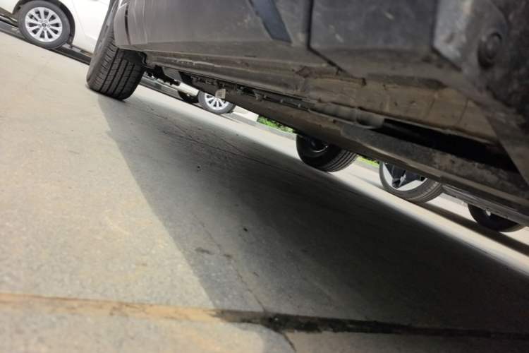 Used BYD Yuan UP 2024 401 km Active Version Right Side Sill