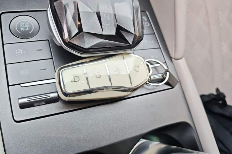 Used BYD Yuan UP 2024 401KM Leading Edition Vehicle Key