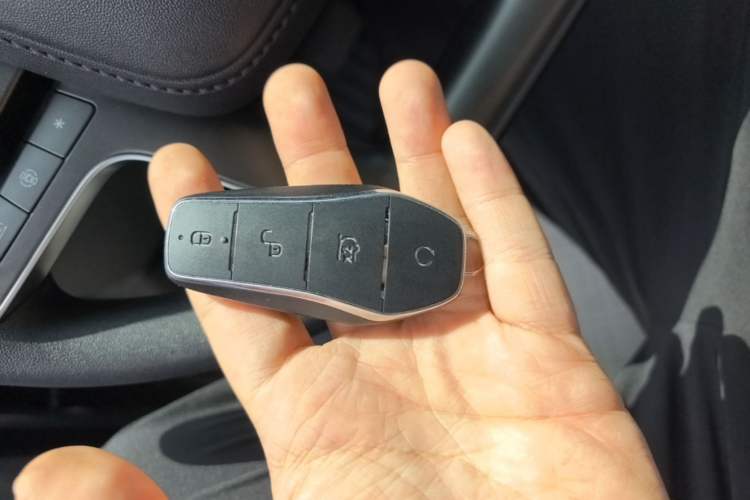 Used BYD Yuan UP 2024 401 km Active Version Vehicle Key