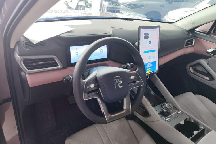 Used BYD Yuan UP 2024 401KM Leading Edition Center Console