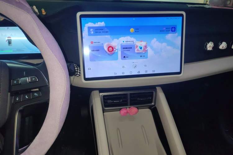 Used BYD Yuan UP 2024 401KM Beyond Edition Audio And AC Panel