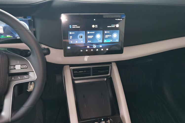 Used BYD Yuan UP 2024 401 km Active Version Audio And AC Panel