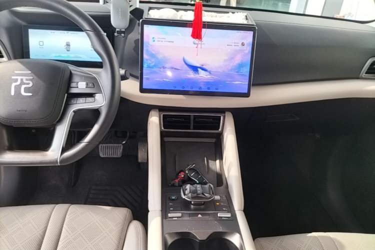 Used BYD Yuan UP 2024 401KM Beyond Edition Audio And AC Panel