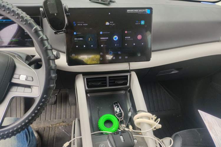 Used BYD Yuan UP 2024 401KM Leading Edition Audio And AC Panel