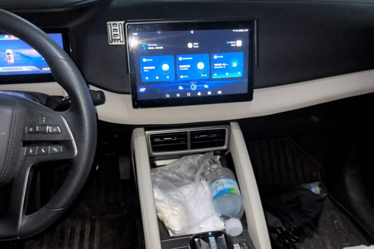 Used BYD Yuan UP 2024 401 km Active Version Audio And AC Panel