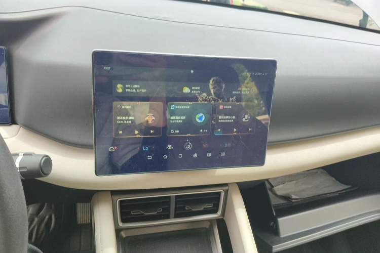 Used BYD Yuan UP 2024 401 km Active Version Audio And AC Panel