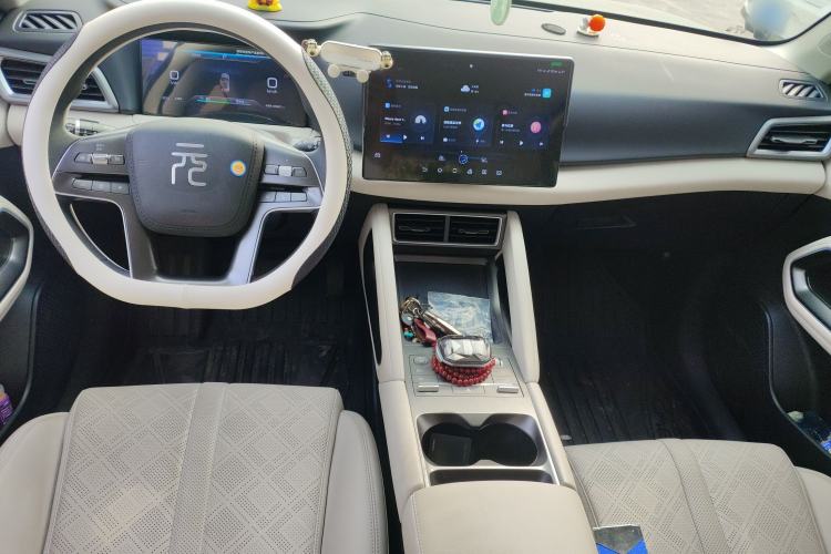 Used BYD Yuan UP 2024 401KM Leading Edition Center Console