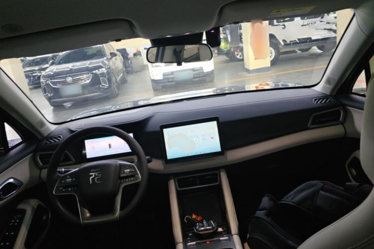 Used BYD Yuan UP 2024 401 km Active Version Center Console