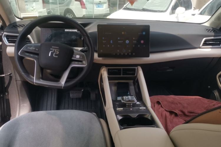 Used BYD Yuan UP 2024 401KM Beyond Edition Center Console