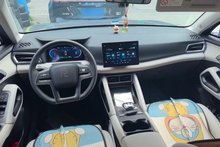 Used BYD Yuan UP 2024 401 km Active Version Center Console
