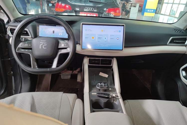 Used BYD Yuan UP 2024 401KM Beyond Edition Center Console