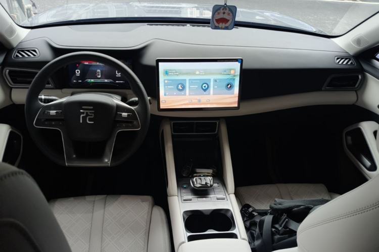 Used BYD Yuan UP 2024 401KM Leading Edition Center Console