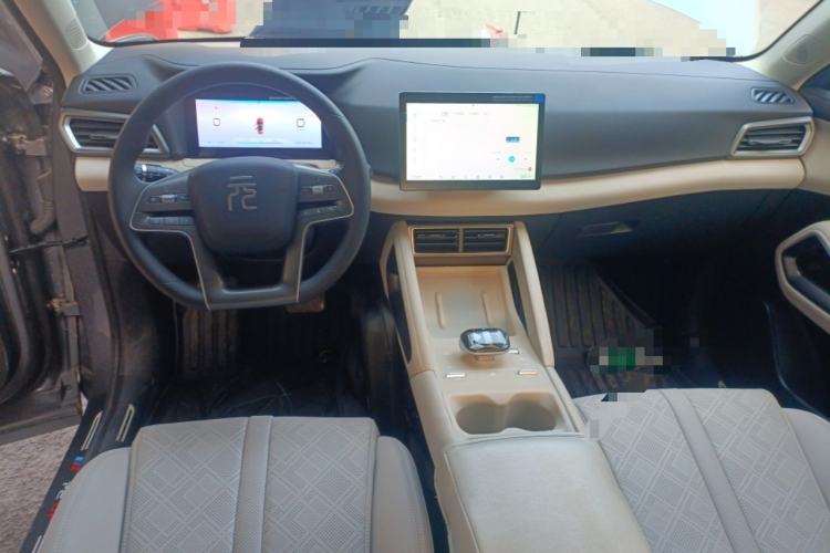 Used BYD Yuan UP 2024 401 km Active Version Center Console
