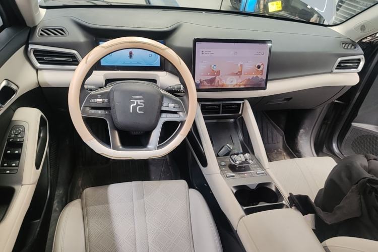 Used BYD Yuan UP 2024 401KM Leading Edition Center Console