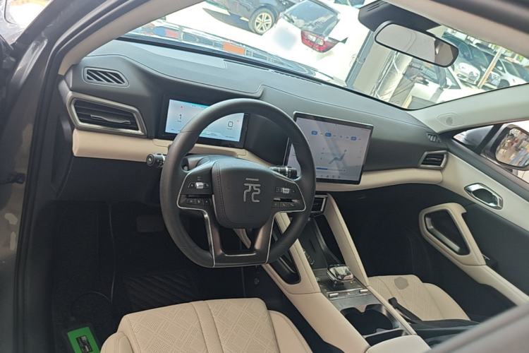 Used BYD Yuan UP 2024 401KM Leading Edition Center Console