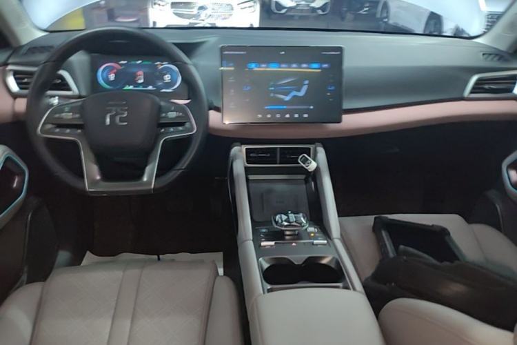 Used BYD Yuan UP 2024 401KM Beyond Edition Center Console