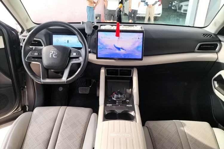 Used BYD Yuan UP 2024 401KM Beyond Edition Center Console