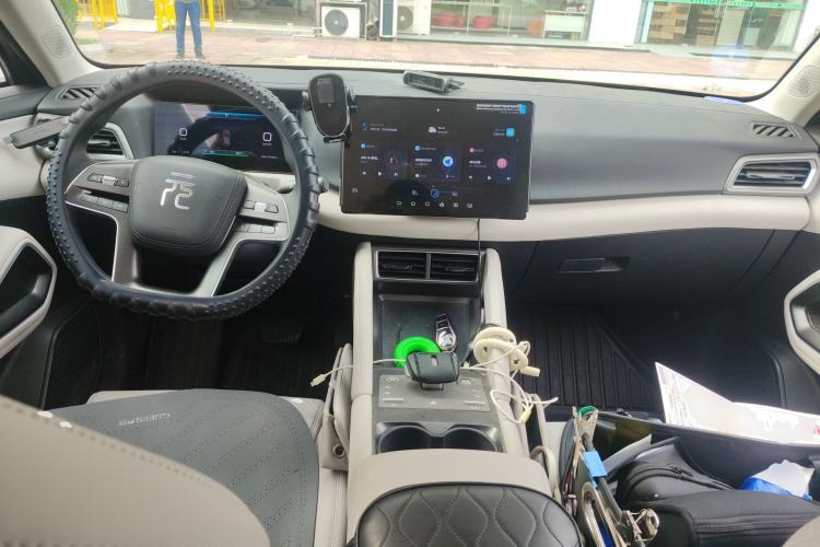 Used BYD Yuan UP 2024 401KM Leading Edition Center Console