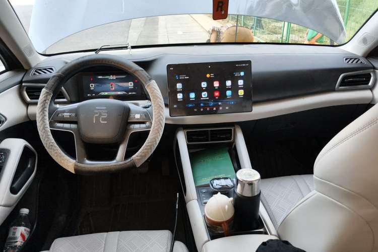 Used BYD Yuan UP 2024 401KM Beyond Edition Center Console