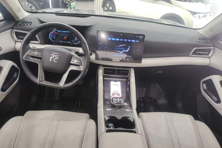 Used BYD Yuan UP 2024 401KM Beyond Edition Center Console
