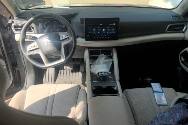 Used BYD Yuan UP 2024 401 km Active Version Center Console