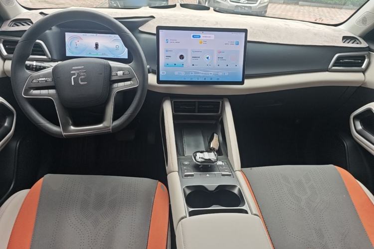 Used BYD Yuan UP 2024 401KM Leading Edition Center Console