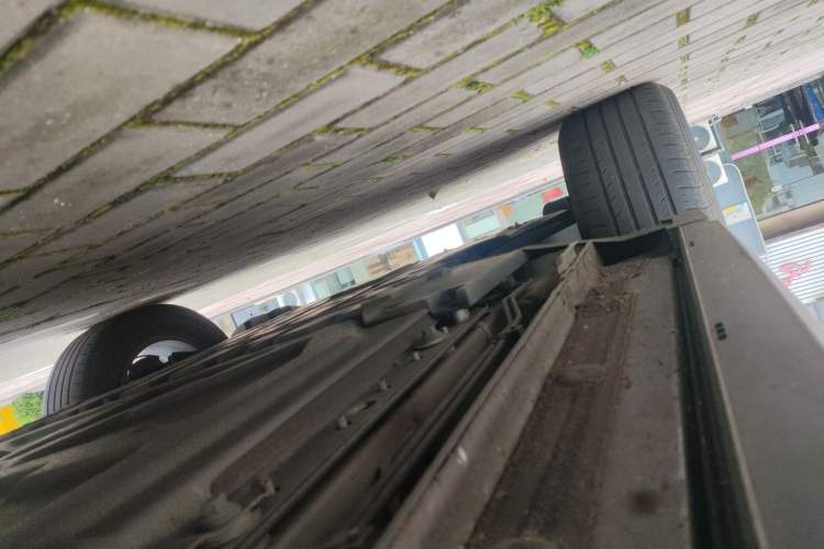 Used BYD Yuan UP 2024 401KM Leading Edition Chassis Front Left