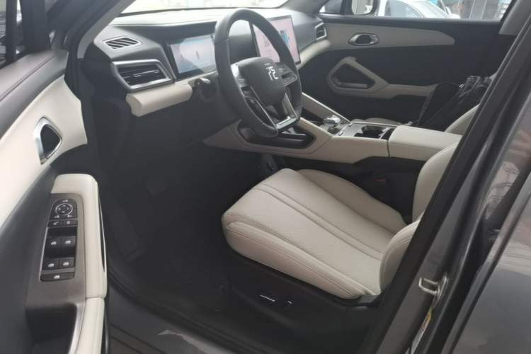 Used BYD Yuan UP 2024 401KM Beyond Edition Driver Seat