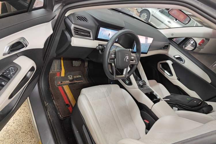 Used BYD Yuan UP 2024 401 km Active Version Driver Seat