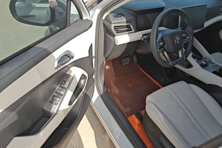 Used BYD Yuan UP 2024 401KM Leading Edition Driver Seat