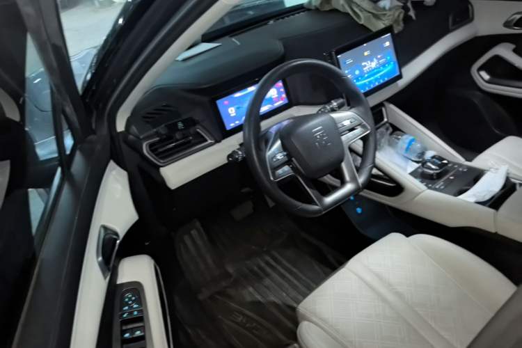 Used BYD Yuan UP 2024 401 km Active Version Driver Seat