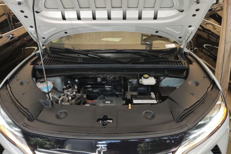 Used BYD Yuan UP 2024 401KM Leading Edition Engine Bay
