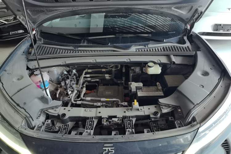 Used BYD Yuan UP 2024 401KM Leading Edition Engine Bay