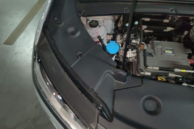 Used BYD Yuan UP 2024 401KM Beyond Edition Engine Bay Right