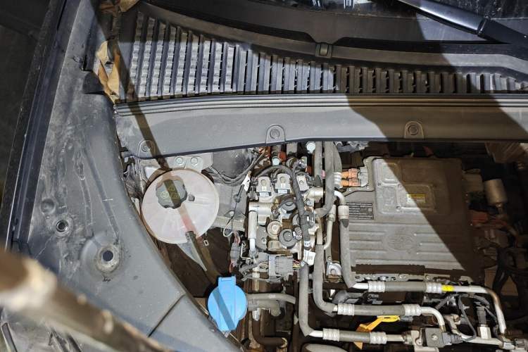 Used BYD Yuan UP 2024 401KM Leading Edition Engine Bay Right